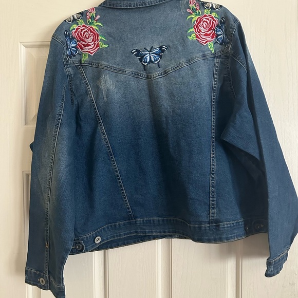 Baccini Embroidered Denim Jacket with Floral and Bird Design - Picture 2 of 8